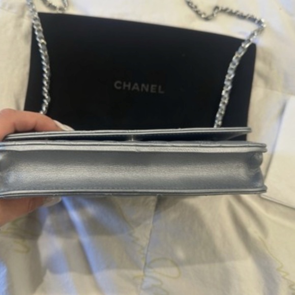 BNWB CHANEL classic wallet on chain WOC silver/pale blue leather iridescent - Picture 9 of 11